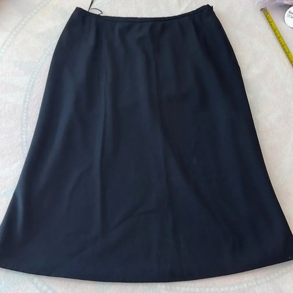 EUC Escada wool Black skirt - size 40 - Picture 8 of 8